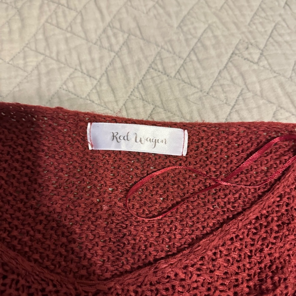 Red sweater - Picture 3 of 4